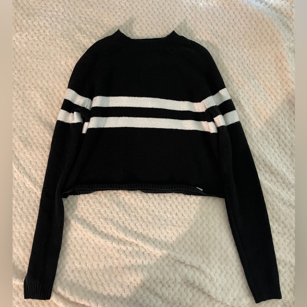 Hollister Cropped Sweater